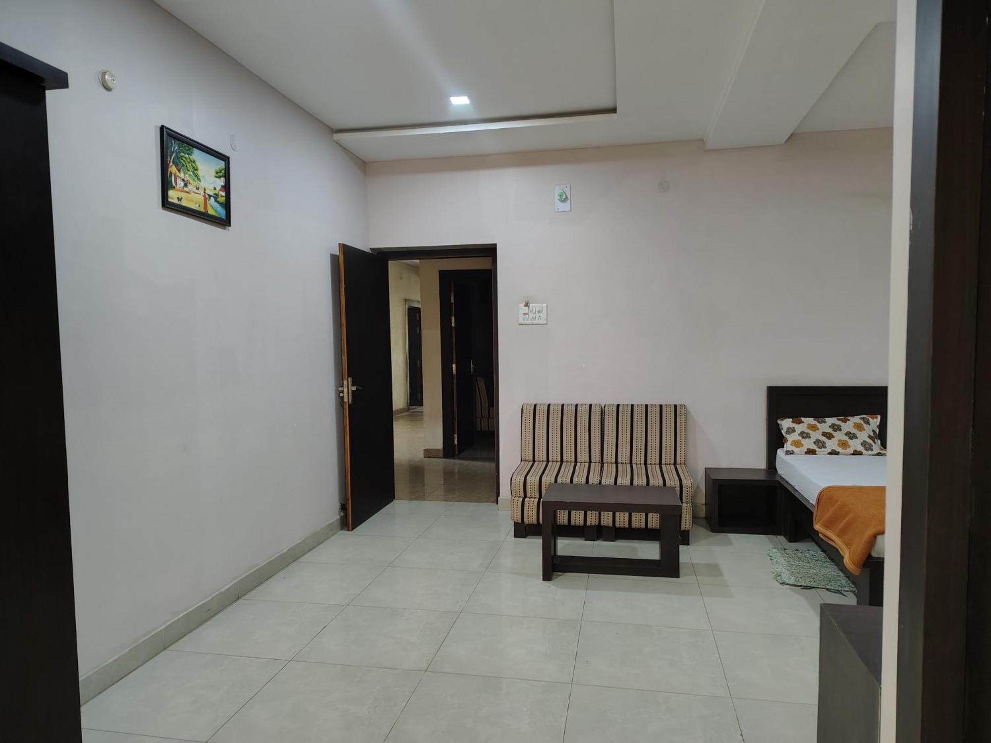 Hotel Indraprasth Balangir Exteriör bild